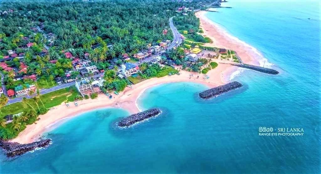 Sea Shell Villa Hikkaduwa 2 Separate Cabanas Ocean Front Villa المظهر الخارجي الصورة