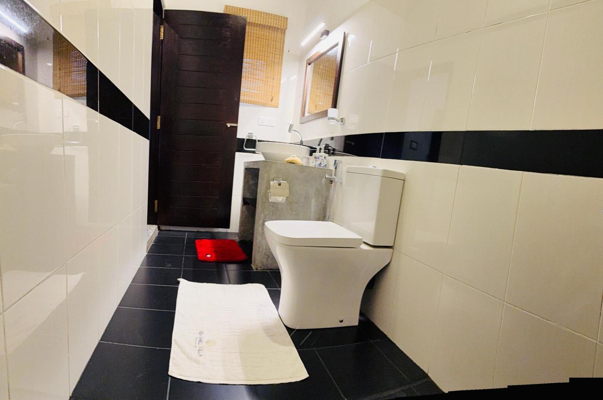 Sea Shell Villa Hikkaduwa 2 Separate Cabanas Ocean Front Villa المظهر الخارجي الصورة