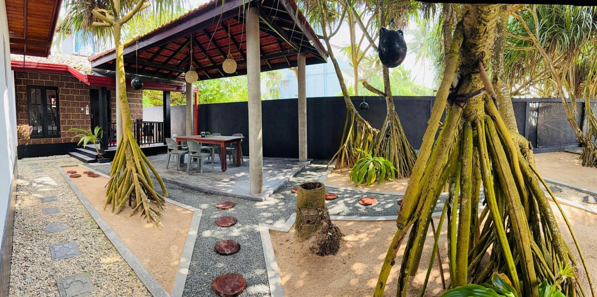 Sea Shell Villa Hikkaduwa 2 Separate Cabanas Ocean Front Villa المظهر الخارجي الصورة