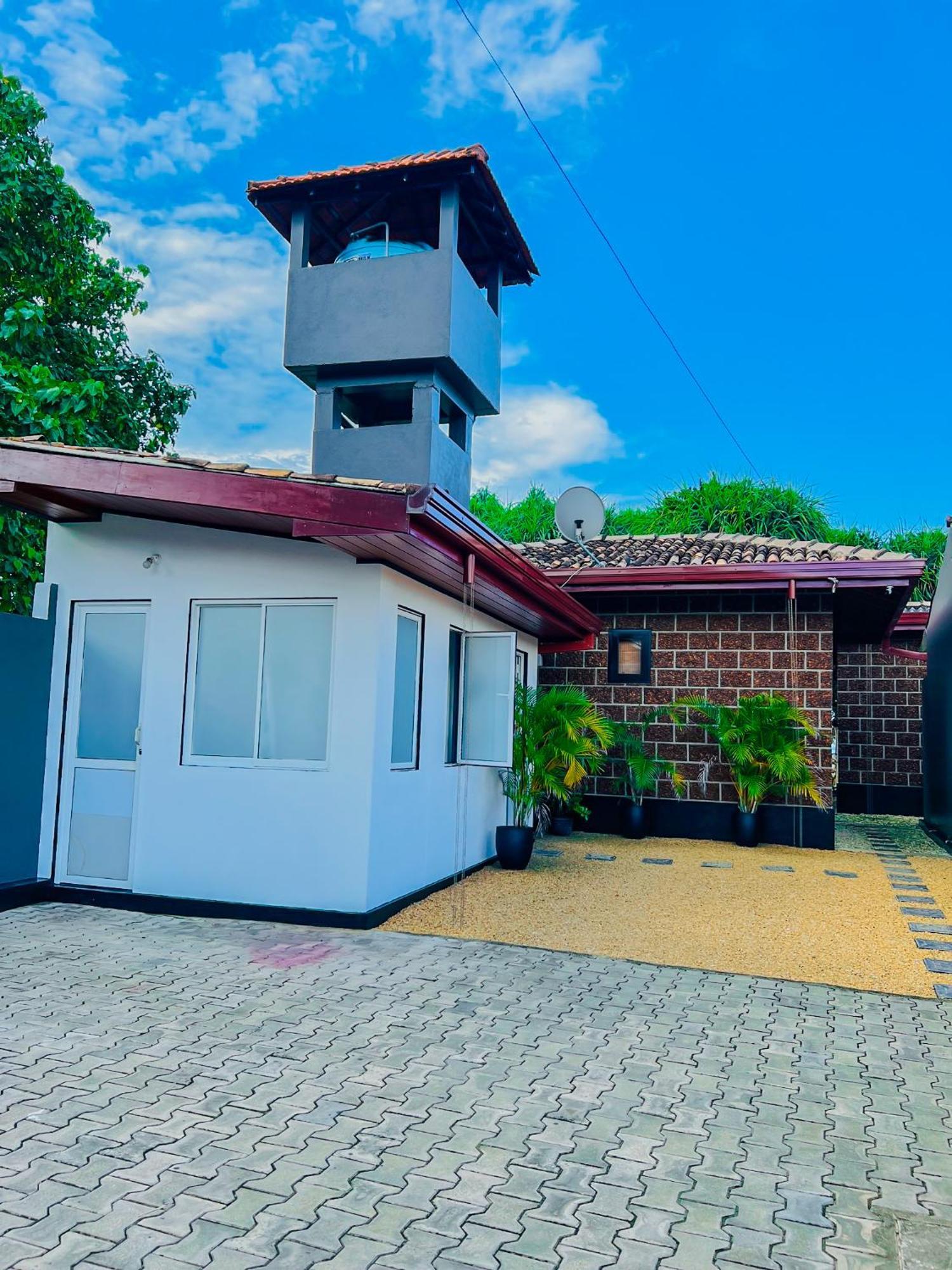 Sea Shell Villa Hikkaduwa 2 Separate Cabanas Ocean Front Villa المظهر الخارجي الصورة
