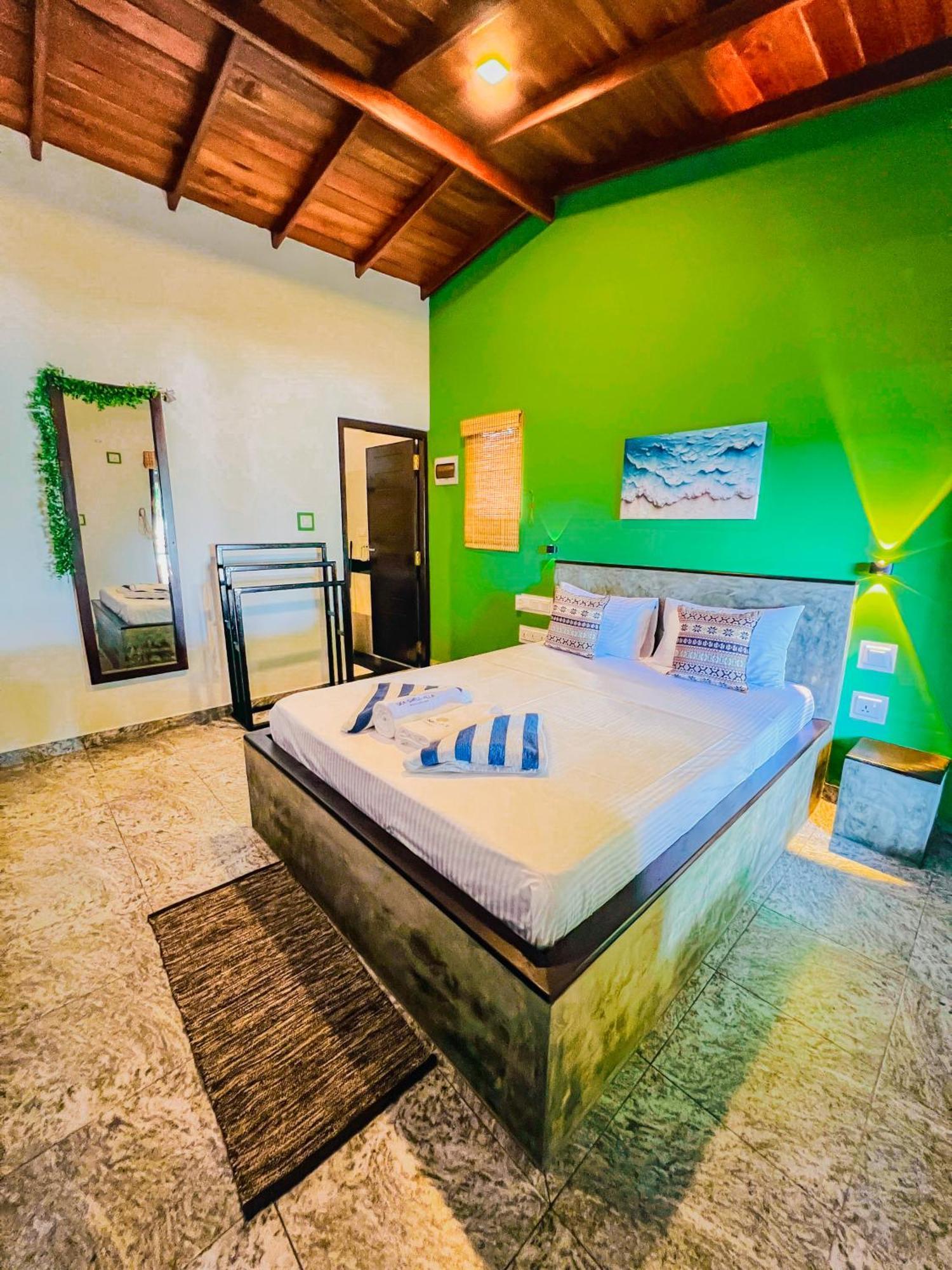 Sea Shell Villa Hikkaduwa 2 Separate Cabanas Ocean Front Villa المظهر الخارجي الصورة
