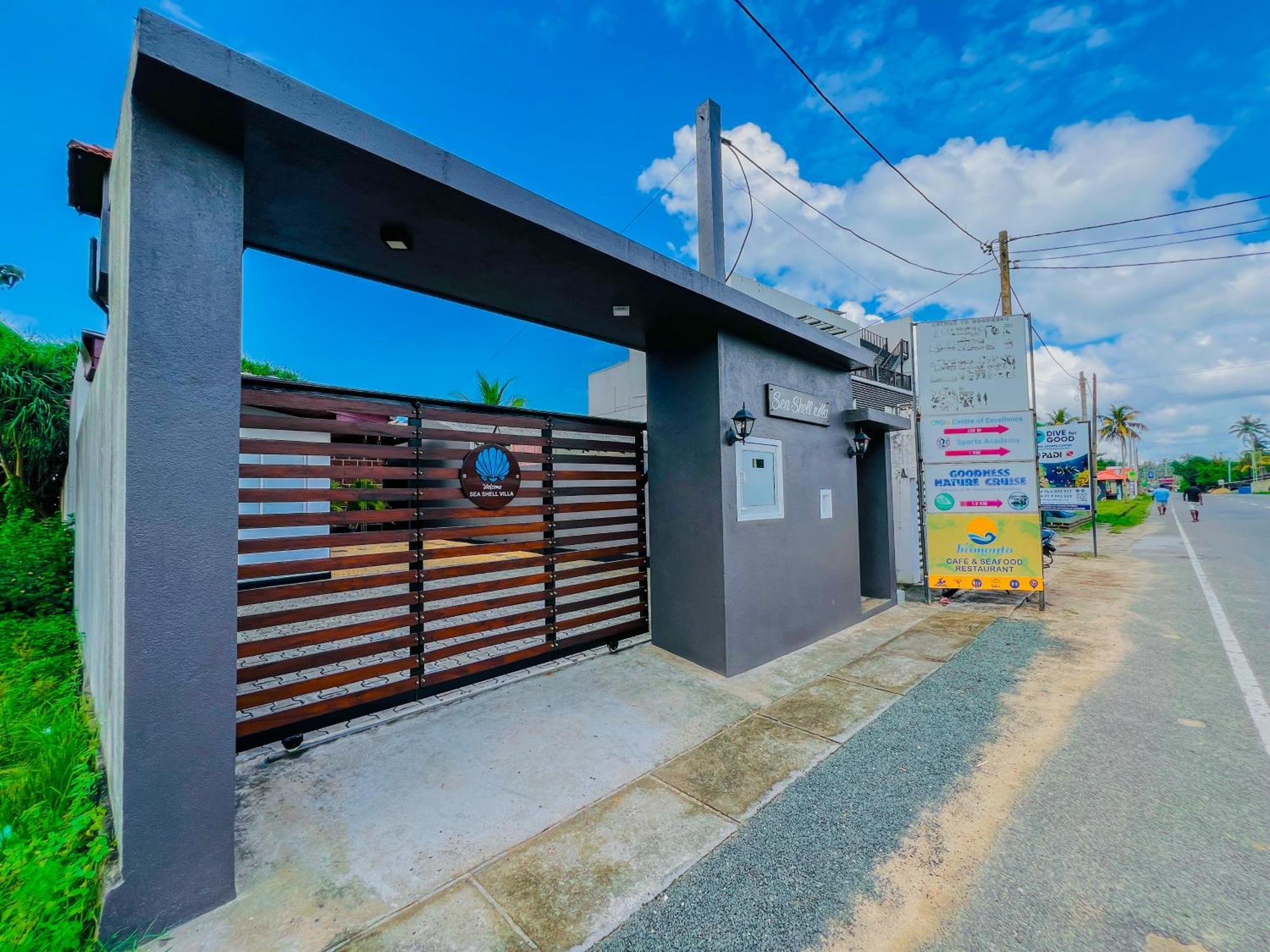 Sea Shell Villa Hikkaduwa 2 Separate Cabanas Ocean Front Villa المظهر الخارجي الصورة
