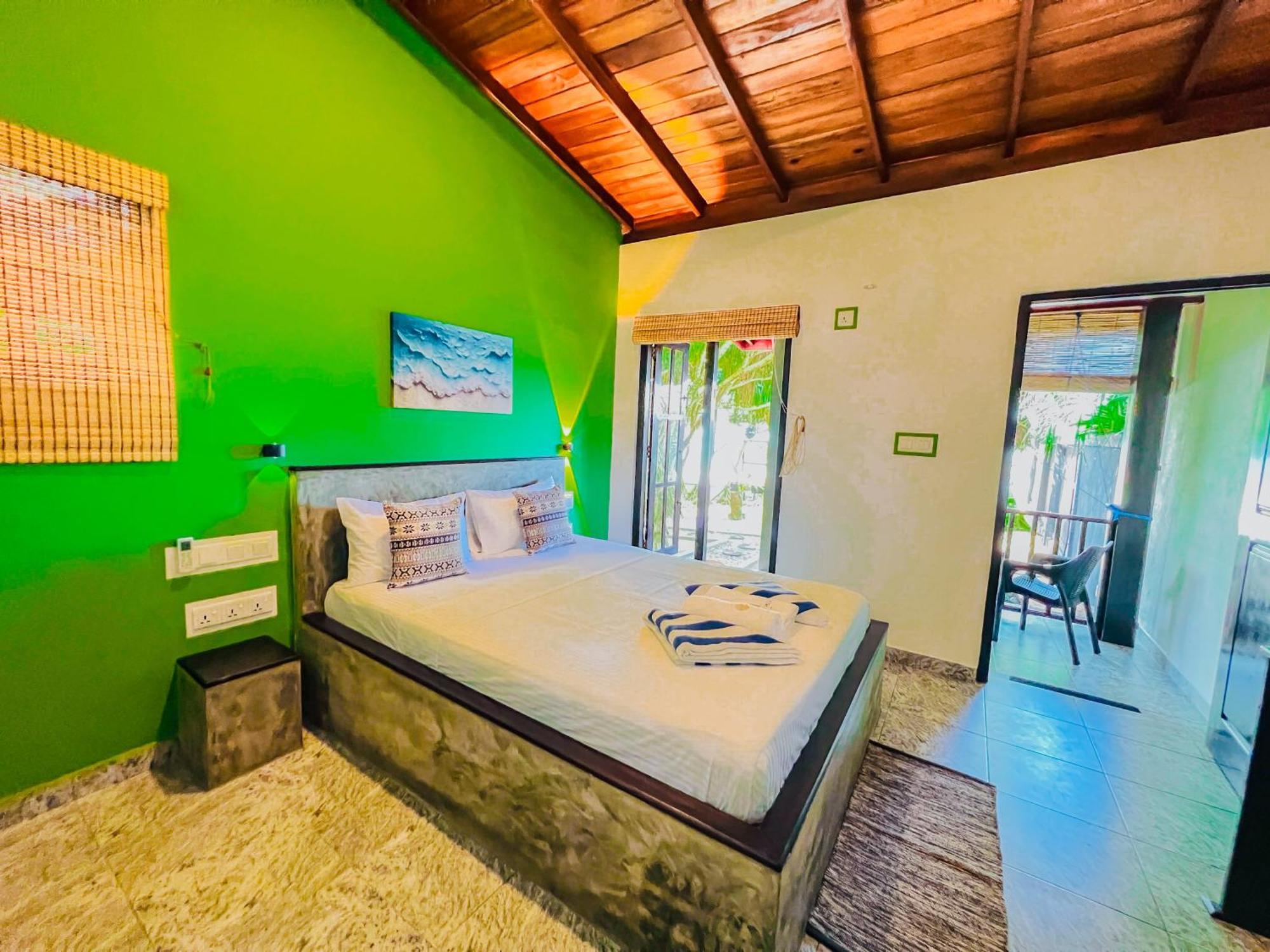 Sea Shell Villa Hikkaduwa 2 Separate Cabanas Ocean Front Villa المظهر الخارجي الصورة