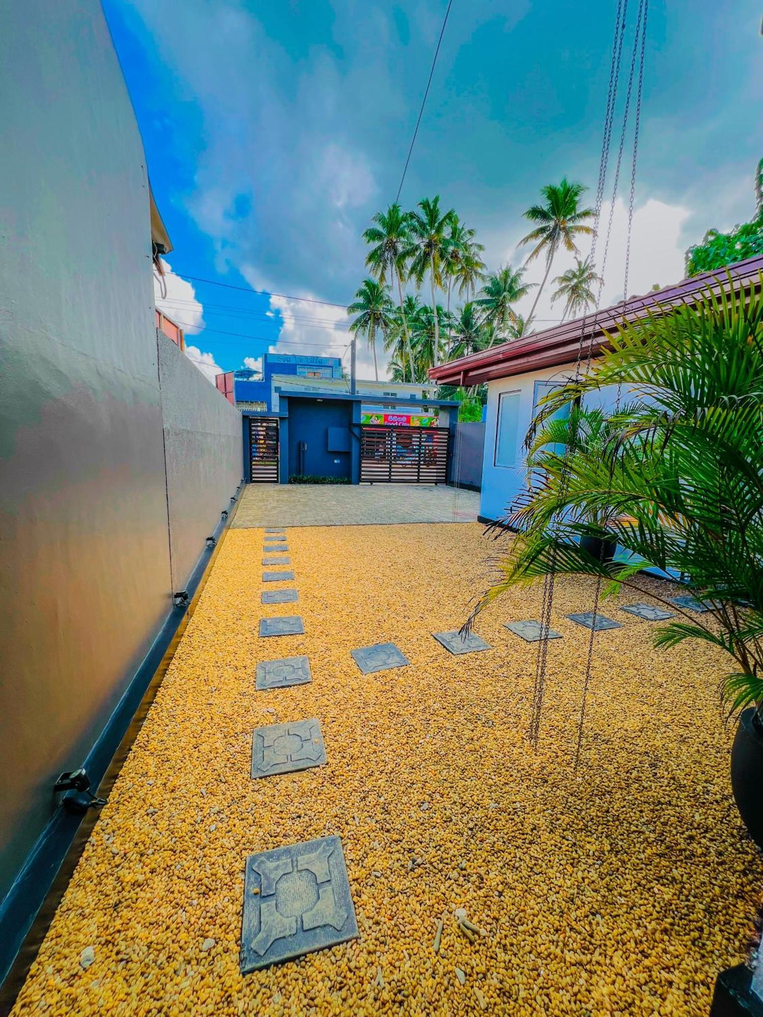 Sea Shell Villa Hikkaduwa 2 Separate Cabanas Ocean Front Villa المظهر الخارجي الصورة